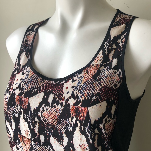 🌼 H&M Sleeveless Snake Print Blouse, - Picture 1 of 7